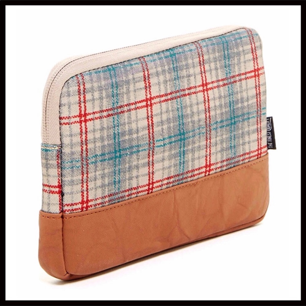 HERSCHEL SUPPLY COMPANY IPAD MINI CASE POUCH - Picture 2 of 8